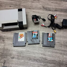 Nintendo Entertainment System Bundle -Console Original NES Tested With Games
