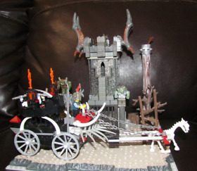 Lego Castle set # 7092 Skeleton Prison Carriage customized version.