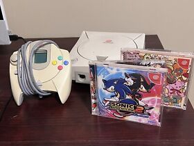 SEGA Dreamcast Console HKT-3020 W/ Sonic Adventure 2 & Samba De Amigo