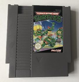 Cartucho suelto Teenage Mutant Hero Turtles Nintendo NES PAL A UKV solamente
