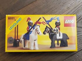 Lego Castle Lion Knights 6021 Jousting Knights Vintage (1984) NEW AND SEALED!