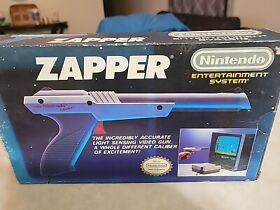 Nintendo NES Zapper Light Gun Gray Complete CIB w/ Styrofoam and Manuals 