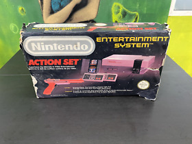 Console Nintendo NES en Boite Action SET Zapper notice poly