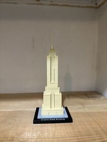 LEGO ARCHITECTURE: Empire State Building (21002) Complete no box no instructions