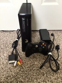 XBOX 360 S SLIM 1439 4GB CONSOLE + CONTROLLER & CORDS-TESTED