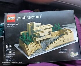 LEGO ARCHITECTURE: Fallingwater (21005) Opened Box