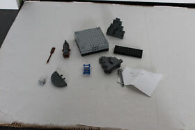 LEGO Large parts and pices from Skull Island Set 7074