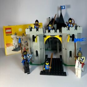 Retired Lego Set #10039 - Black Falcon's Fortress! Complete Set. Great Condition