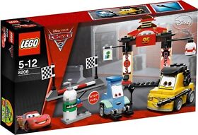Lego Cars 8206 Tokyo Pit Stop 147 pcs Brand New