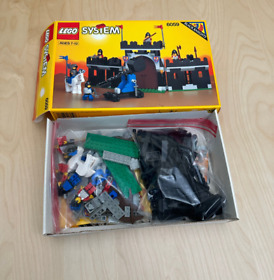 LEGO Castle: Knight's Stronghold (6059) - 100% Complete w/ Box & Manual