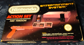 Nintendo Entertainment System NES Action Set Console Boxed 2 Controllers, Zapper