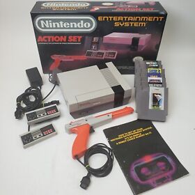 Lot of NES Nintendo Console Action Set w/Controllers Zapper Original Box 7 Games