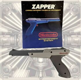 Nintendo NES-005 Original NES Zapper Light Gun Controller w/ Manual