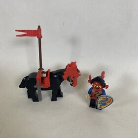 Lego Dragon Knight Castle minifigure red dragon plumes 6076 6078 W/Horse