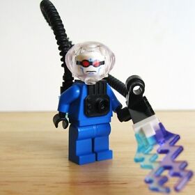 LEGO 7884 - Batman - Mr. Freeze w/ Freeze Ray - Mini Fig / Mini Figure