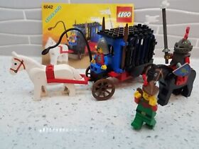 ❤️ LEGO Castle 6042 Dungeon Hunters Complete with Instructions