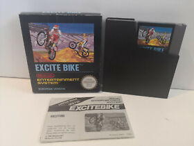 Tumba de abejas Nintendo NES Excite Bike pequeña embalaje original incl. funda protectora