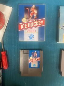 Ice Hockey NINTENDO NES ORIGINAL No Manual Bonus Plastic Case TESTED