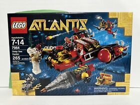 Year 2011 Lego Atlantis 7984 DEEP SEA RAIDER with Diver and Hammerhead (265 Pcs)