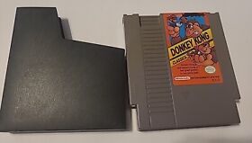 Original Donkey Kong Classics (NES Nintendo, 1988) w/ Sleeve - Tested - Clean