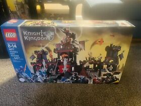 LEGO Knights Kingdom: Vladek's Dark Fortress (8877) New Sealed