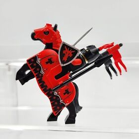 Lego Dragon Knight Armored w/ Horse Red Barding 70402 Gatehouse Raid cas524