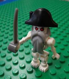 Lego Pirate Skeleton Knight Minifig Pirates Castle 7029 of the Caribbean