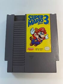 NES SUPER MARIO BROS 3 CARTRIDGE ONLY DOES NOT PLAY JAPAN NES-UM-USA-1 1985
