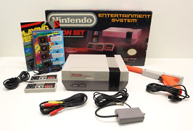 NES Nintendo Entertainment System Action Set NES-001 w/ Controllers & Light Gun