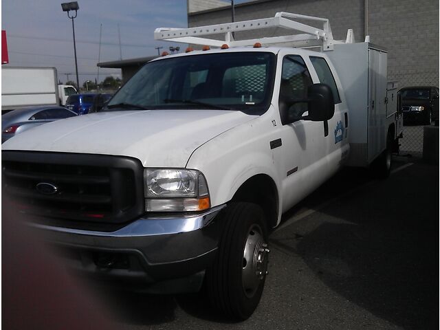 Ford F550 Crew Cab Utility Truck Service Body w Racks Tow Hitch Trailer Plumber