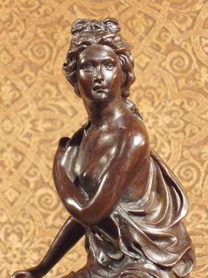 * Fine Bronze Metal Statue on Marble Classical Female Woman Formal Ancient Roman