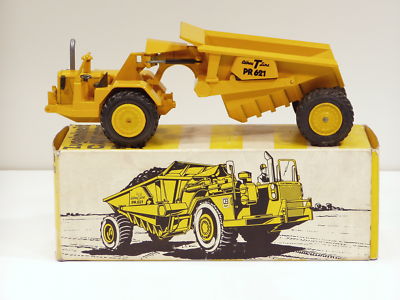 Caterpillar 621 ATHEY Dump Truck 1/50 NZG 132