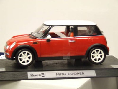 MINI COOPER 1/12ème ROUGE / TOIT BLANC REVELL 08453 PARTIES MOBILES NEUVE