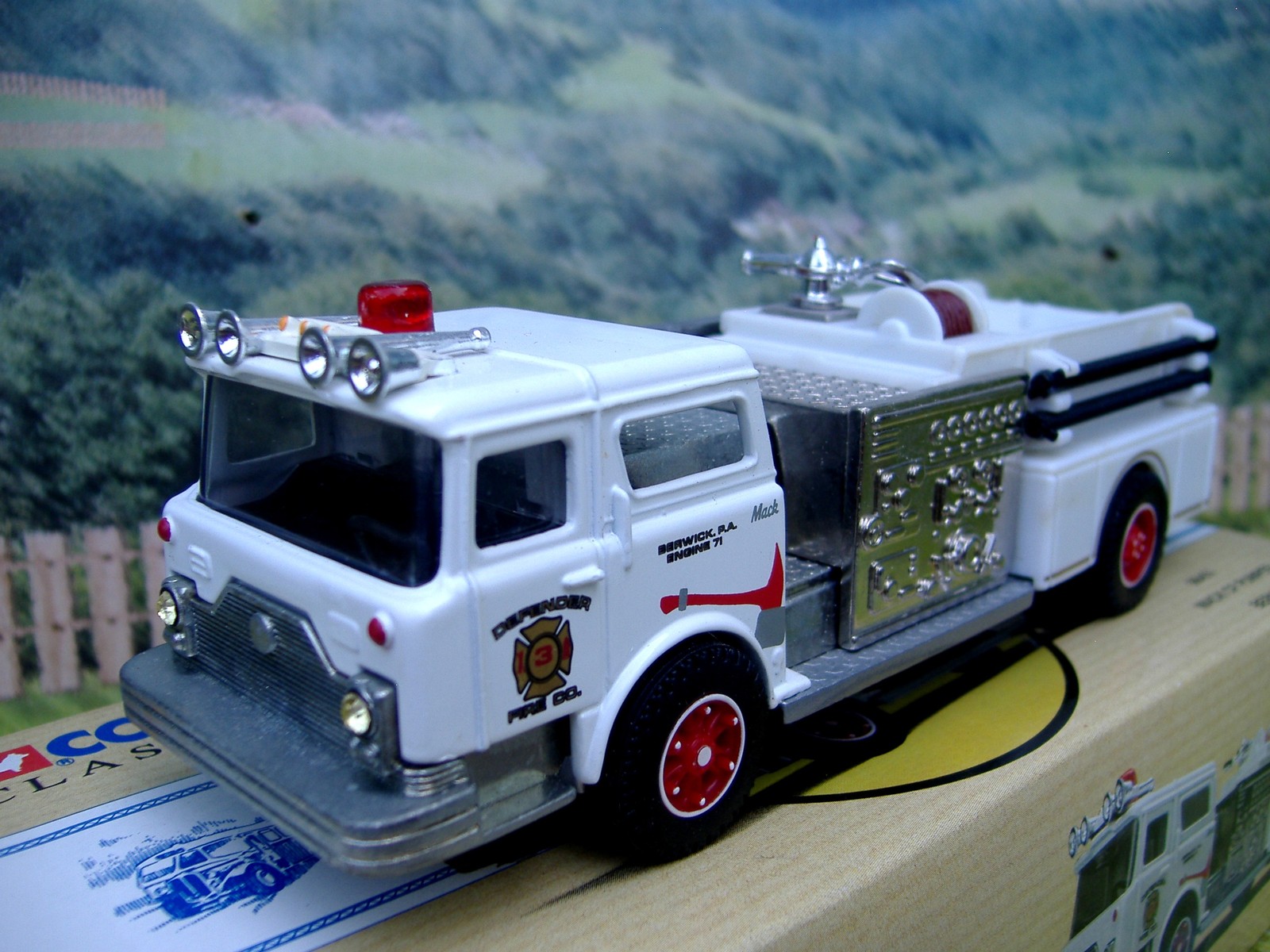 Picture 1 of 2
