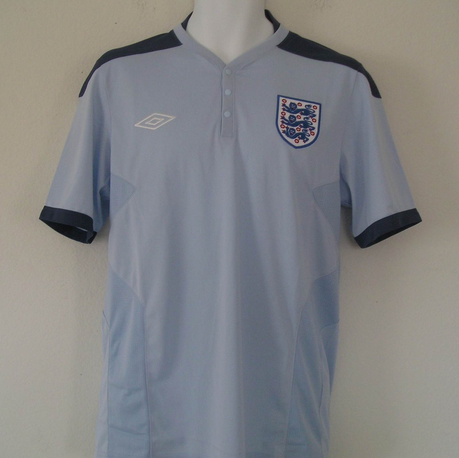 Umbro ENGLAND TRAINING SKYWAY Football Soccer Jersey shirt Top Mens size  XL~NWT~