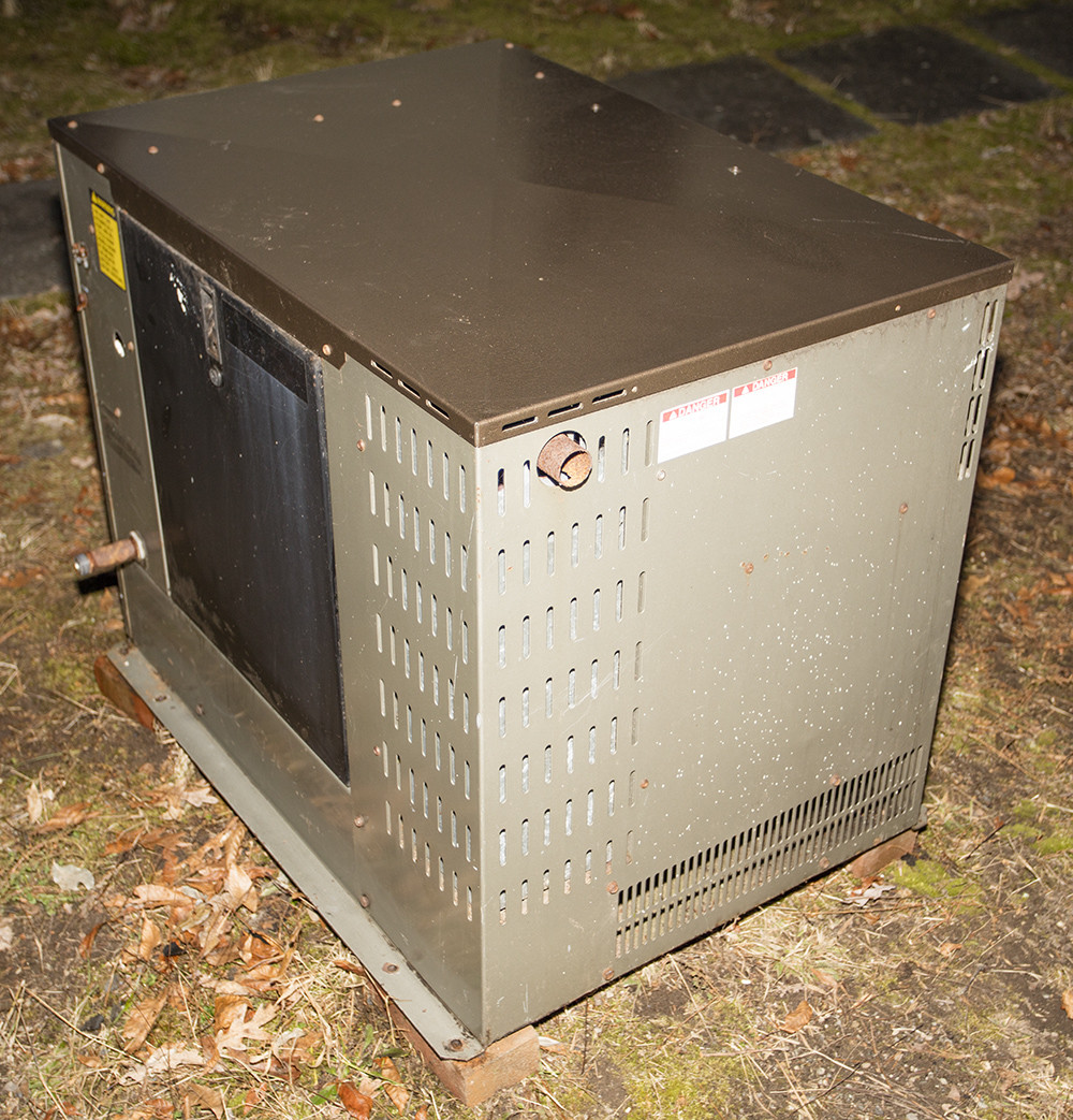 Winco PSS8000 8KW NG or LP standby generator, 112 hours