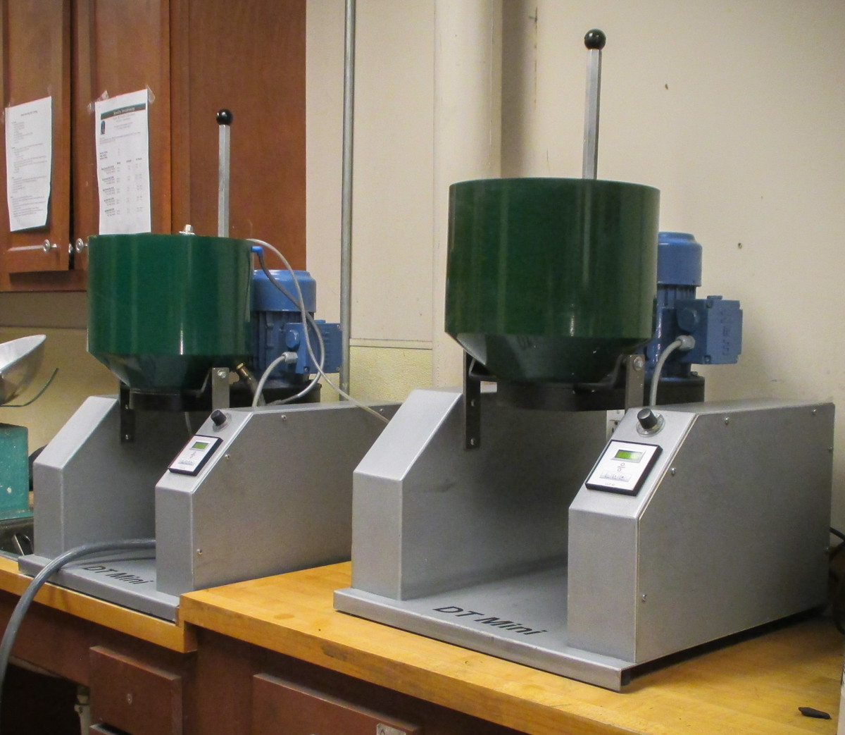 Pair of Dreher DT Mini Disc Turbo Wet & Dry Centrifugal Disc Finishers