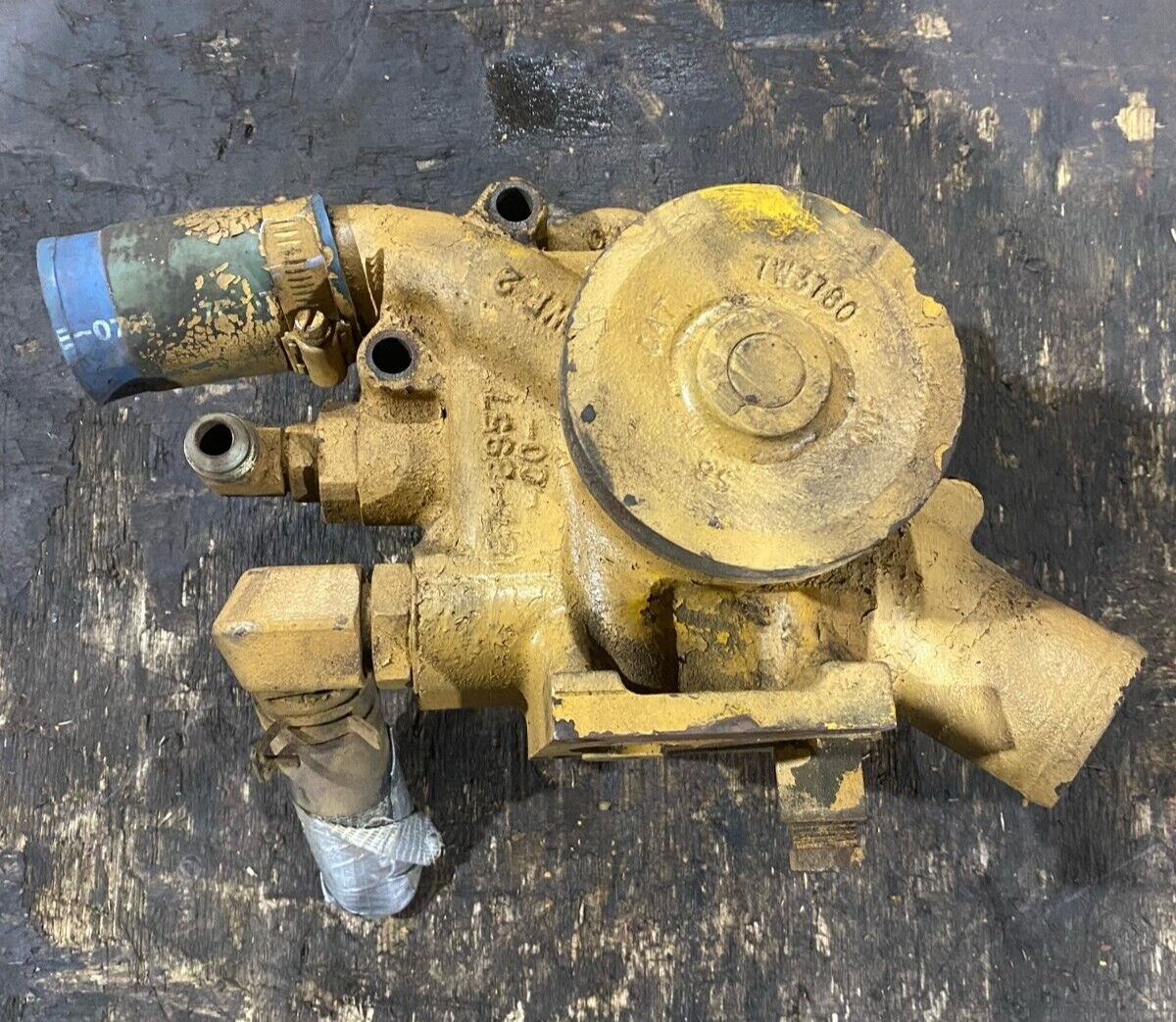 ゆゆ Caterpillar 3126 Water Pump and Thermostat Housing 187-8957