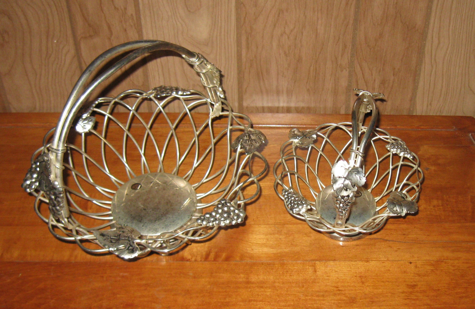 Godinger Silver Art Co-Set of 2 Silver Plated Baskets with leaves/grapes designs