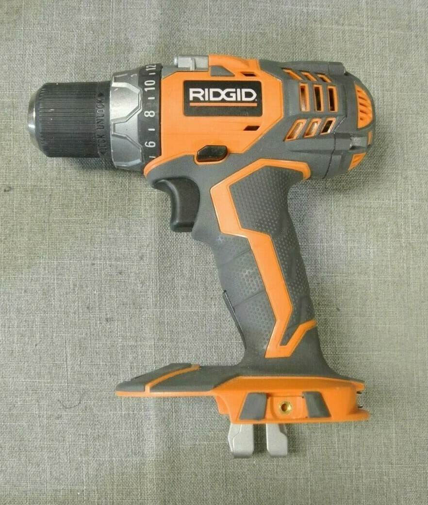 RIDGID IMPACT AND DRILL 18V COMBO IN BAG (101457-14 H)