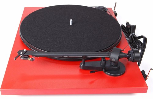 Pro-Ject 1-Xpression III Turntable Ortofon 2M Red MM Cartridge