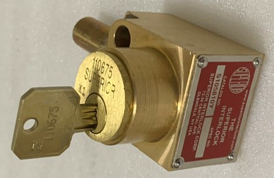 THE SUPERIOR INTERLOCK S105810Y-005 S105810Y BRASS LOCK PN-80025-785-04 & KEY