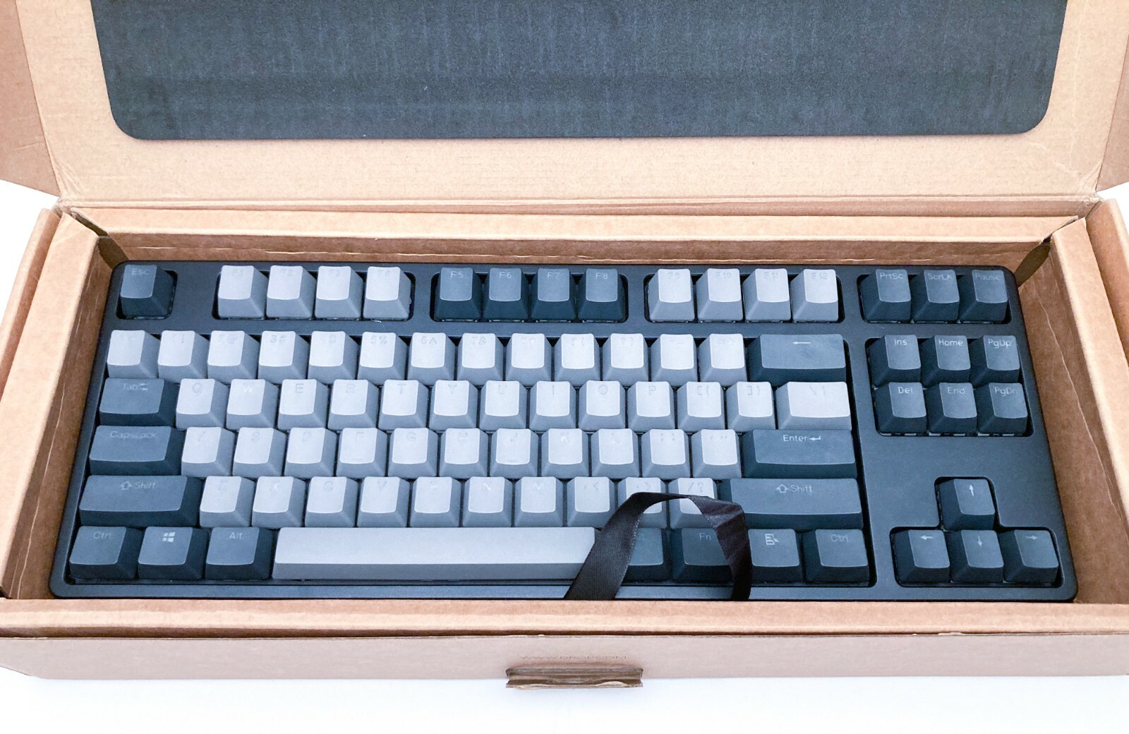 Брелок спутник. Брелок самосвал. Бирки для ключей одноразовые. Брелок в форме ключа барселона. Clear keys.