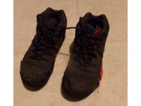 kyrie 4 mens size 9