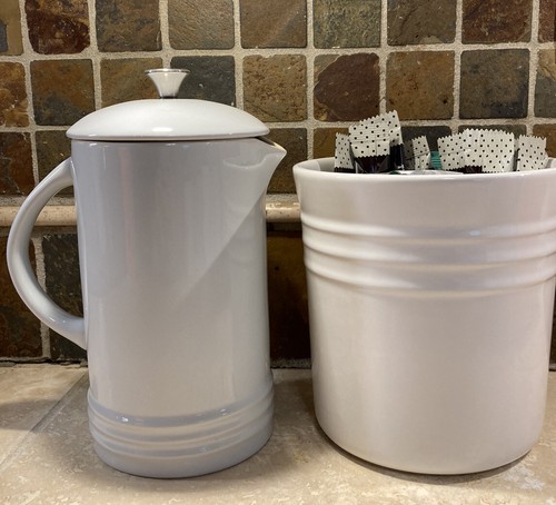 "Vapeur" LE CREUSET 34 Oz Large French Coffee Press NWT Stoneware Light Gray