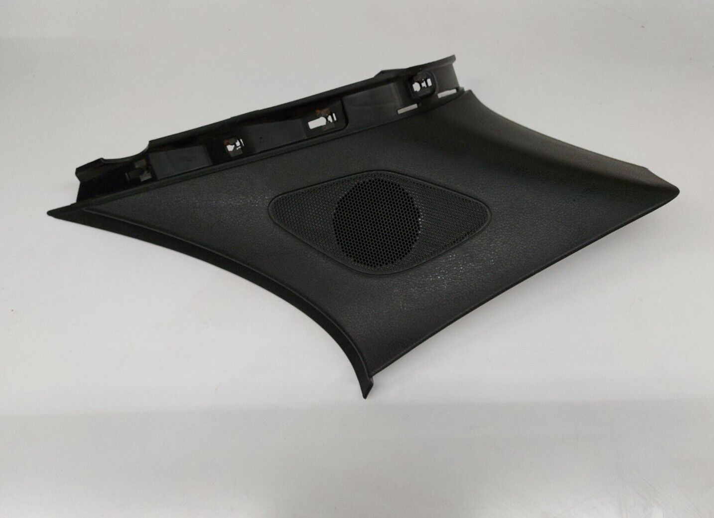 2015-2024 PORSCHE MACAN REAR RIGHT SIDE UPPER QUARTER D PILLAR TRIM COVER OEM