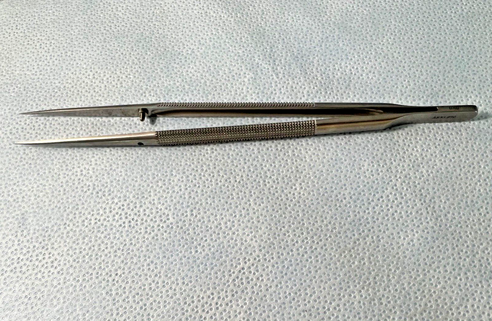 ASSI.230 Classic Forceps, 18cm Straight Tips