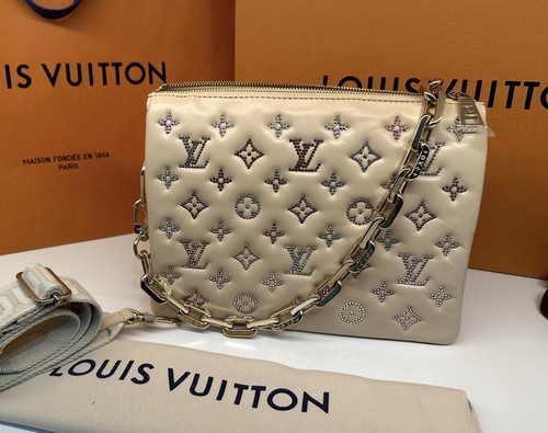 NIB Louis Vuitton Twist MM Black With Flower Chain M24044