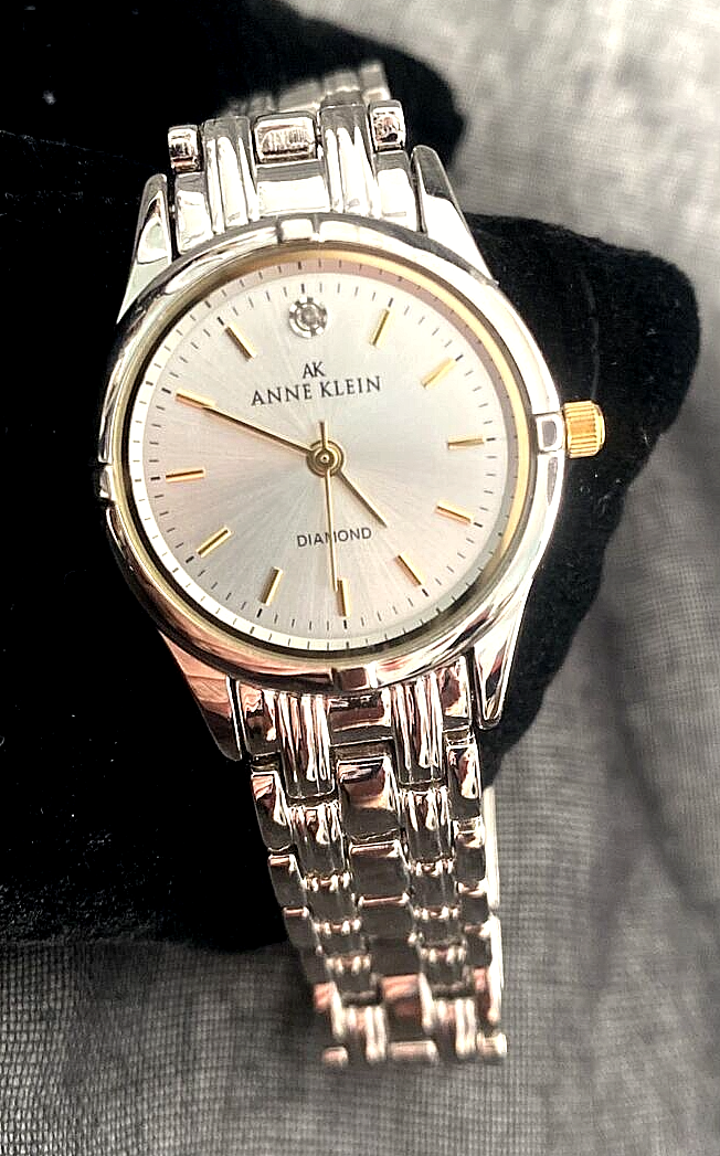 【ANNE】腕時計 Anne Klein Diamond Round Silver Tone Watch W/Metal Band Adjustable