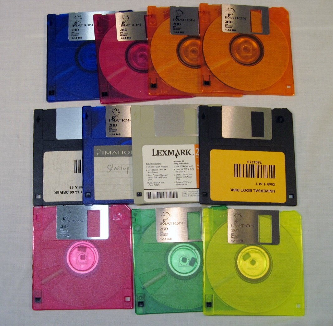 Lot Of 11 Floppy Diskettes 3.5